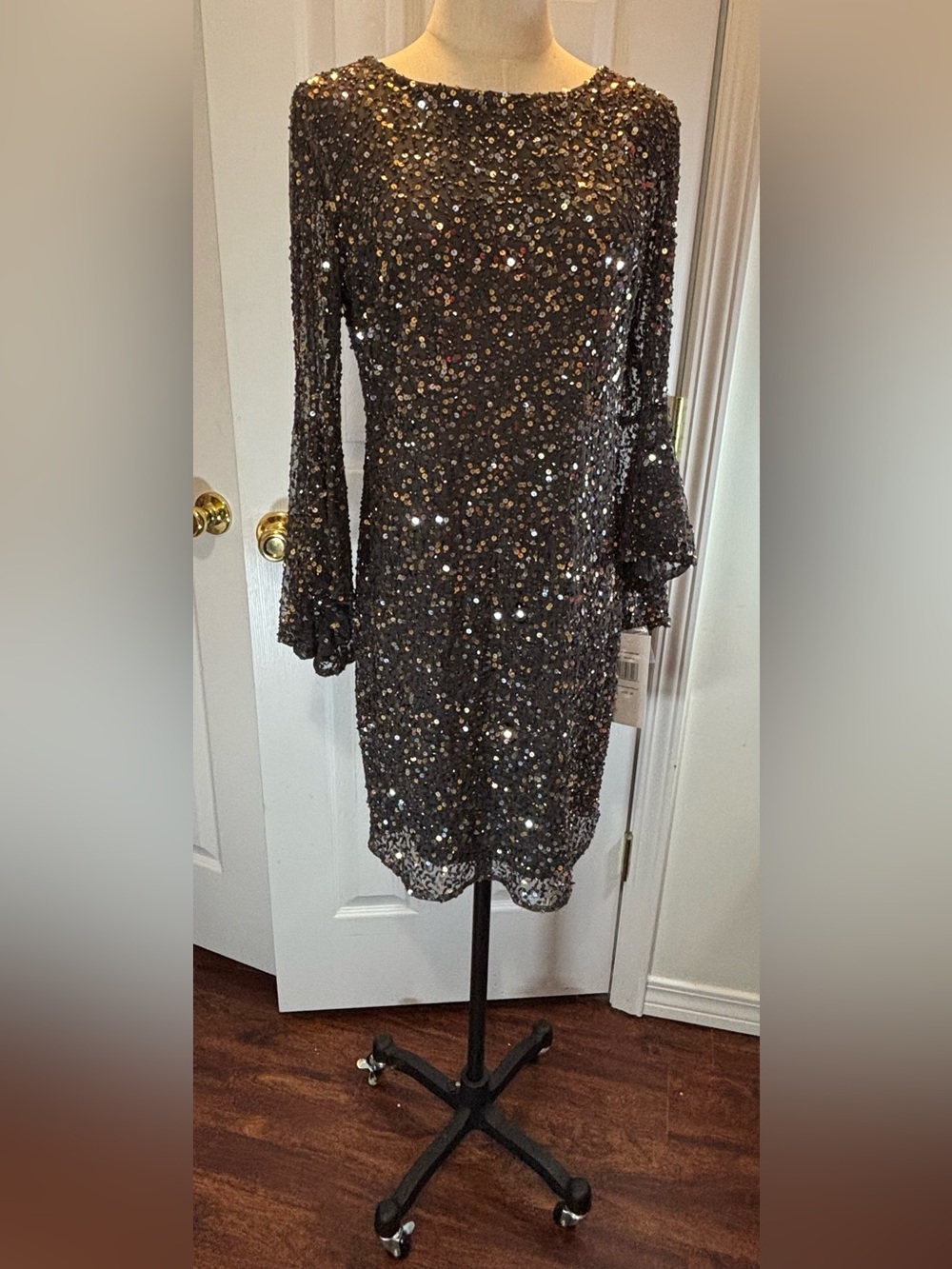 Pisarro Nights Black Sequin Bell-Sleeve Sheath Cocktail Dress - Picture 2 of 9